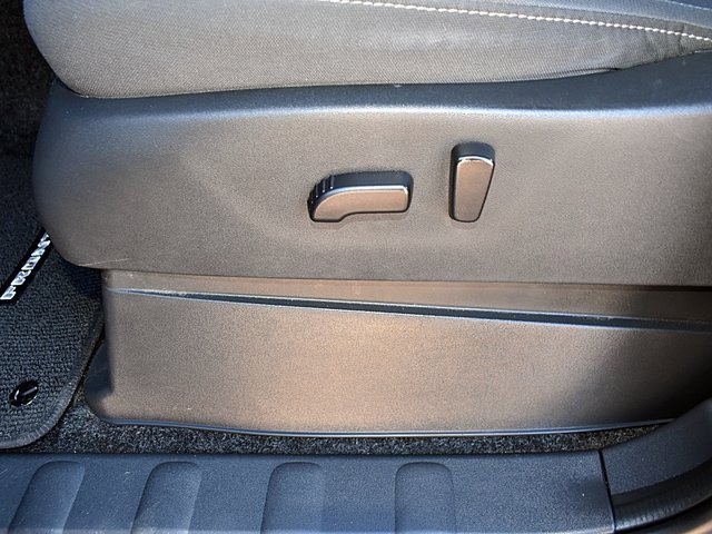 Used 2023 Nissan Frontier SV w/ Technology Package image 18