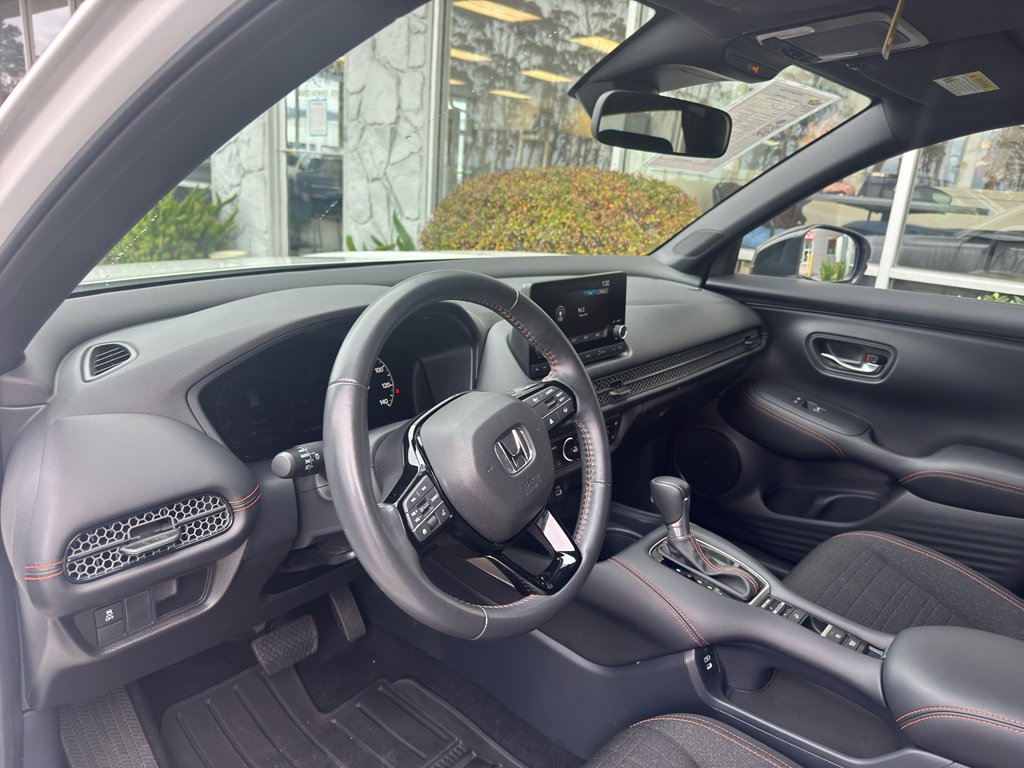 Used 2024 Honda HR-V Sport image 3