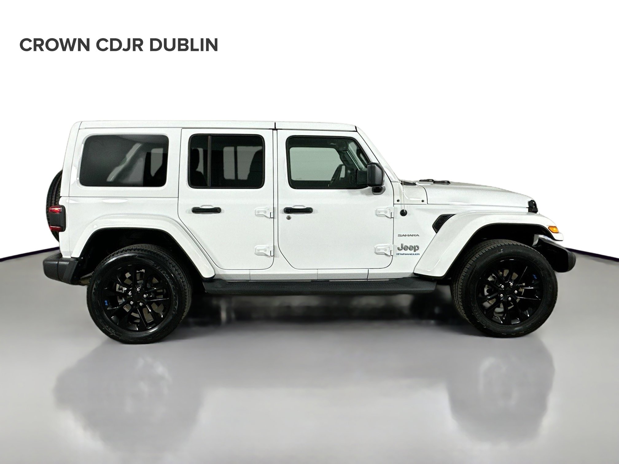 Used 2023 Jeep Wrangler Unlimited Sahara w/ Cold Weather Group AWD/4WD image 4