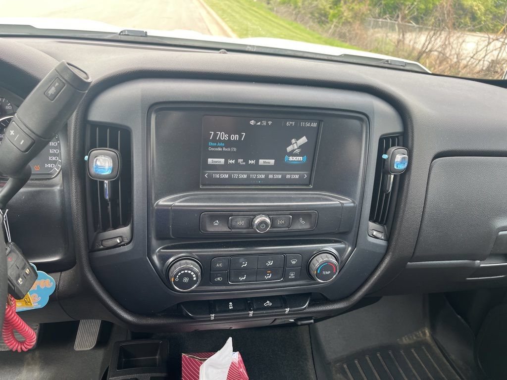 Used 2018 Chevrolet Silverado 1500 Custom w/ Custom Value Package AWD/4WD image 8