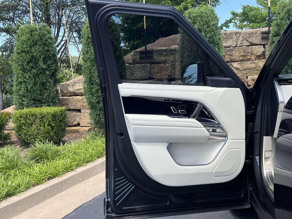 Certified 2026 Land Rover Range Rover SE AWD/4WD image 17