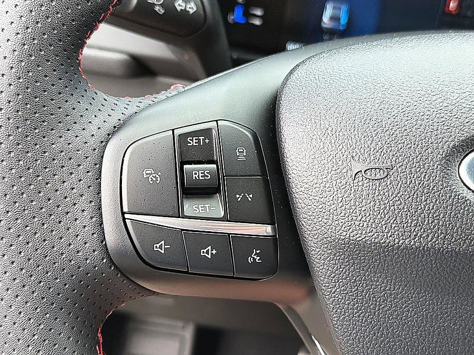 Used 2023 Ford Escape ST-Line w/ Tech Pack #1 FWD image 16