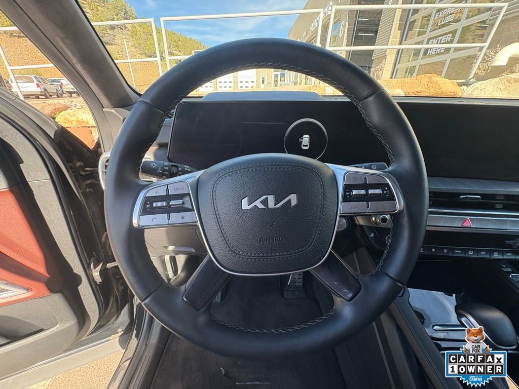 Used 2025 Kia Telluride SX Prestige image 2