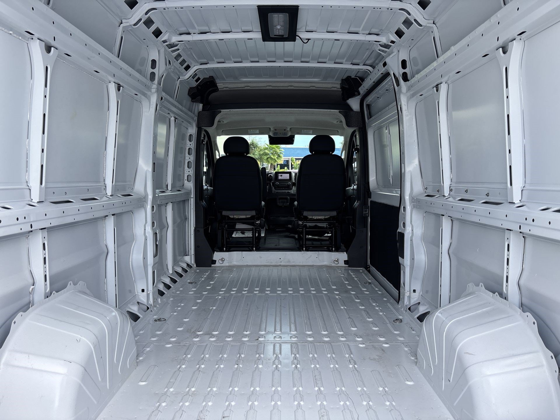 Used 2026 RAM ProMaster 2500 w/ Convenience Group FWD image 19