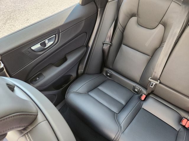 New 2026 Volvo XC60 T8 Ultra w/ Climate Package AWD/4WD image 13