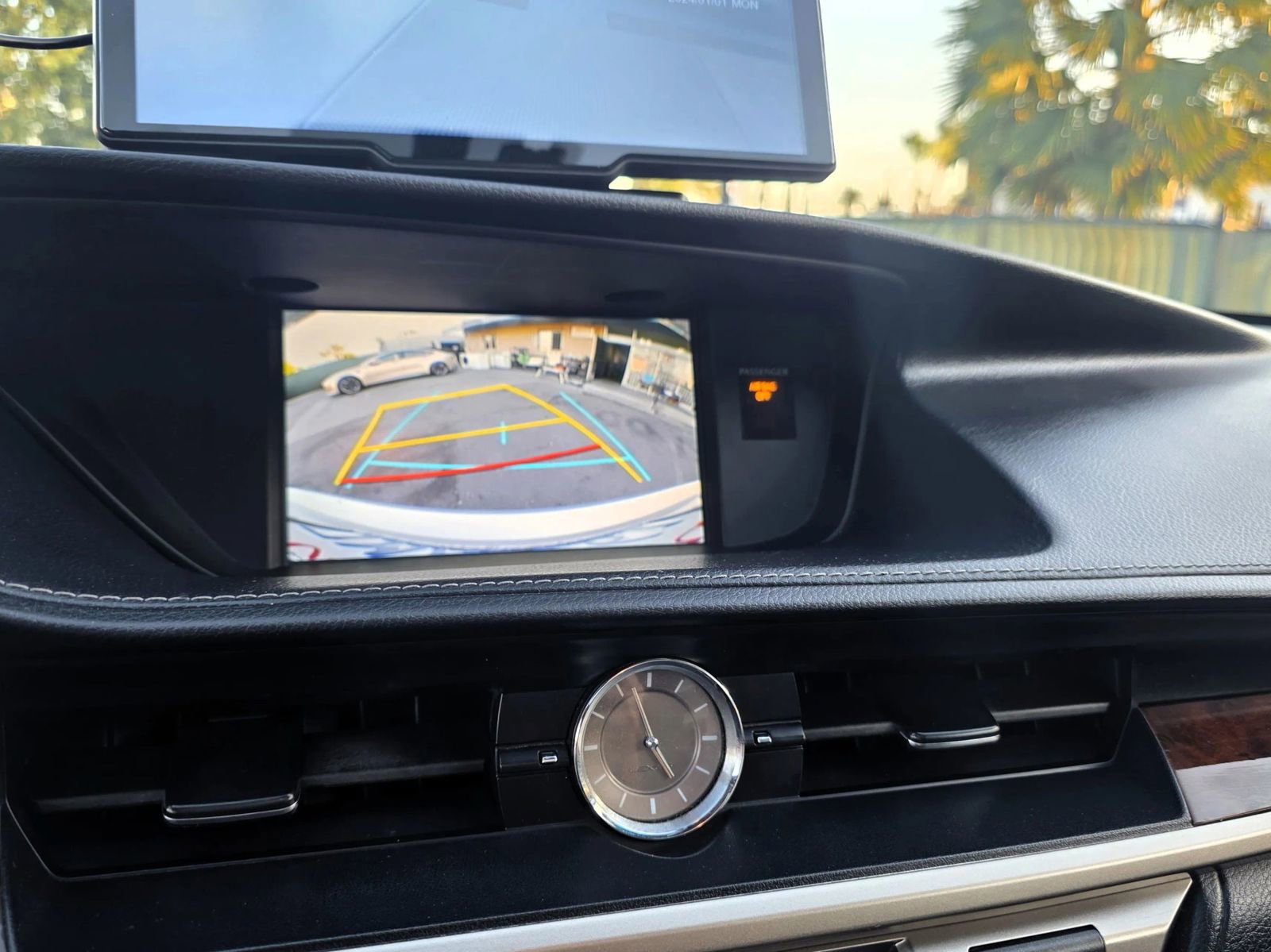 Used 2015 Lexus ES 350 w/ Premium Package image 8