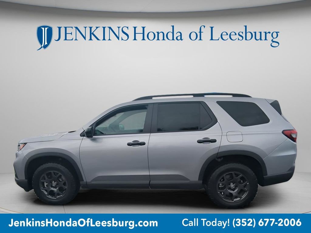 Used 2025 Honda Pilot TrailSport image 6