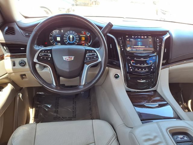Used 2017 Cadillac Escalade Premium Luxury AWD/4WD image 9