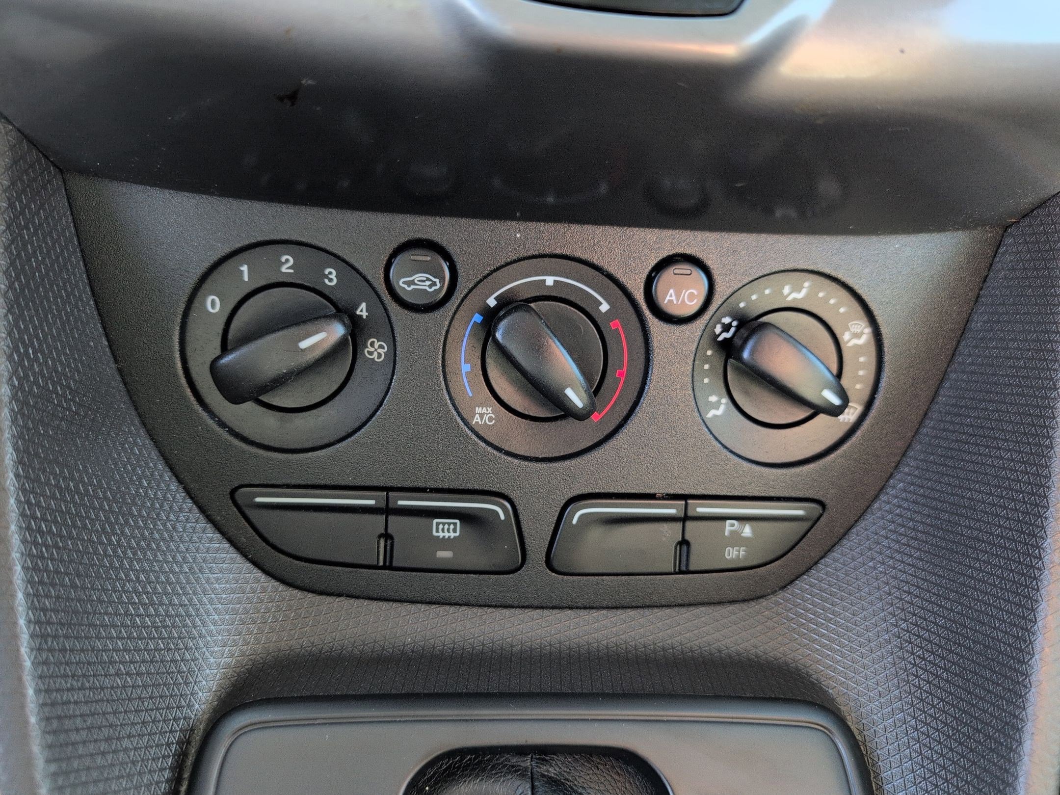 Used 2015 Ford Transit Connect XLT image 21