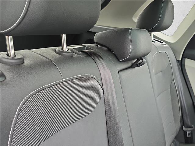 Used 2025 Volkswagen Taos SE image 21