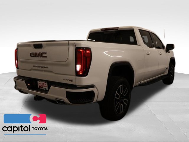 Used 2022 GMC Sierra 1500 AT4 w/ AT4 Preferred Package AWD/4WD image 2