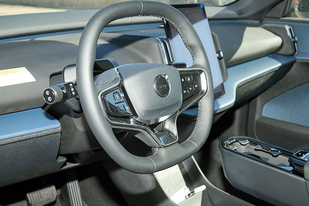 New 2026 Volvo EX30 Ultra w/ Protection Package Premier image 13