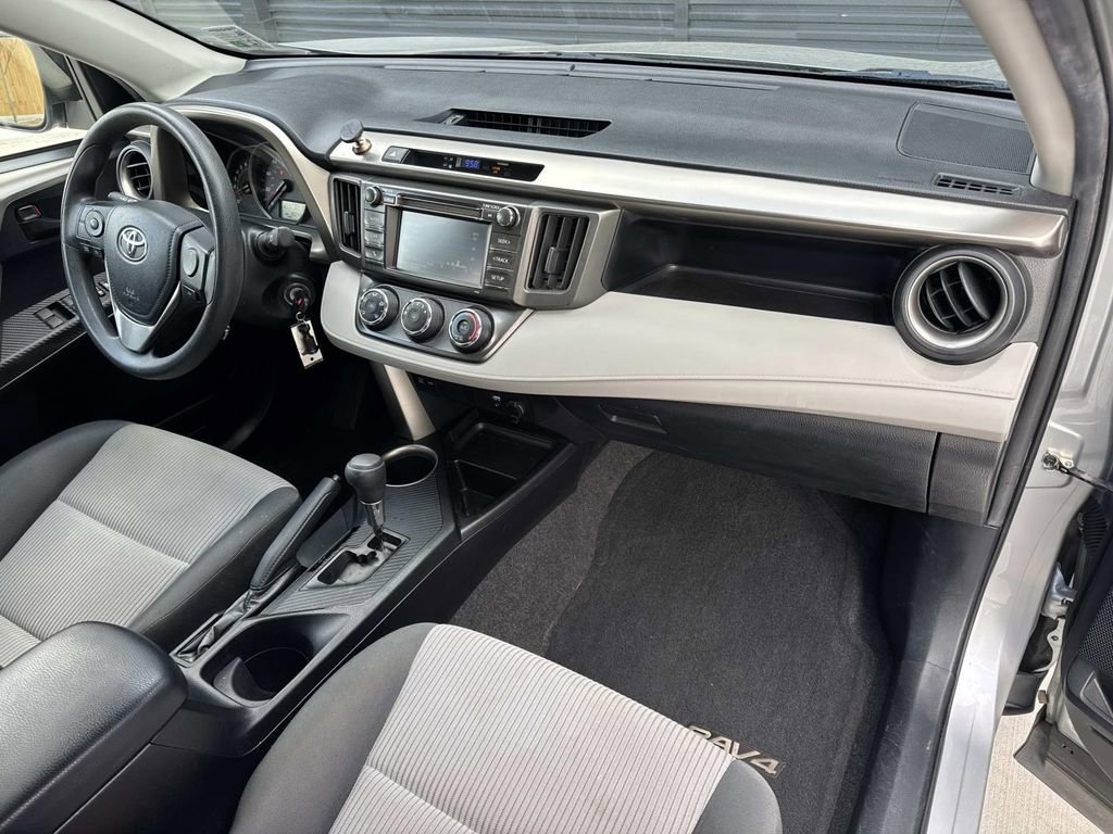 Used 2014 Toyota RAV4 LE image 17