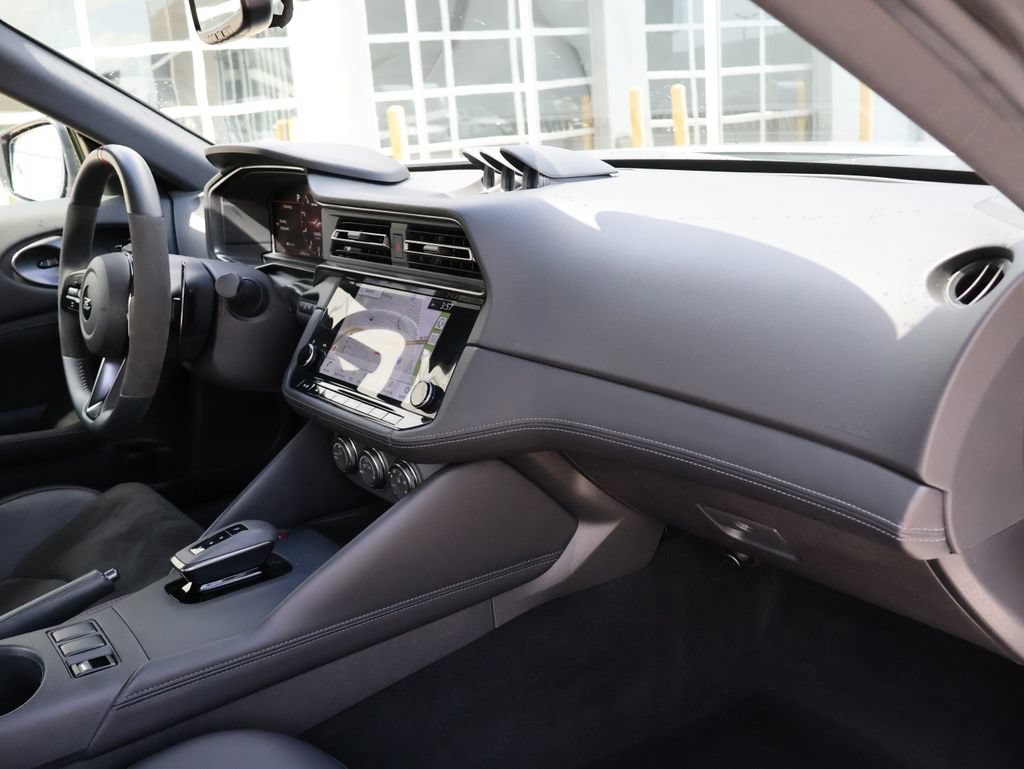 Used 2025 Nissan Z NISMO w/ Floor Mat Package RWD image 28