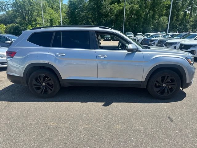 Certified 2023 Volkswagen Atlas SE w/ Black Wheel Package AWD/4WD image 2
