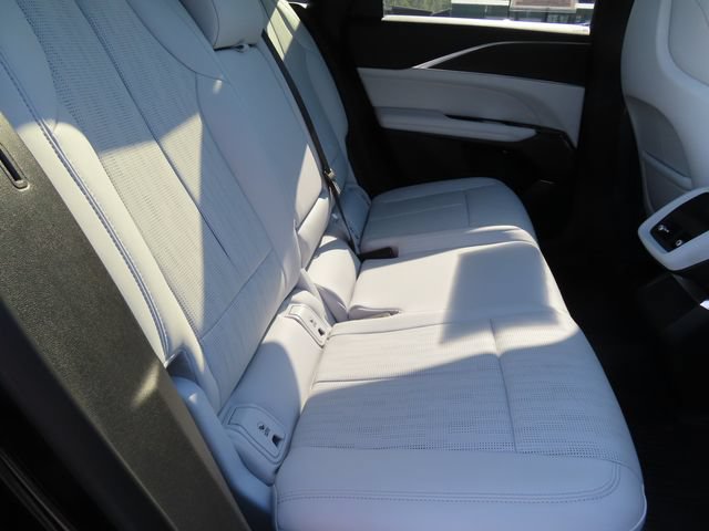 Used 2024 Cadillac Lyriq Luxury RWD image 44