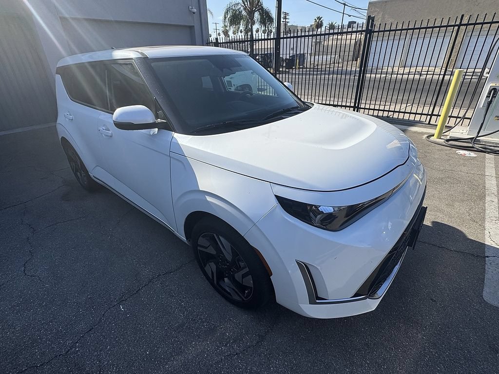 Used 2025 Kia Soul GT-Line FWD image 1