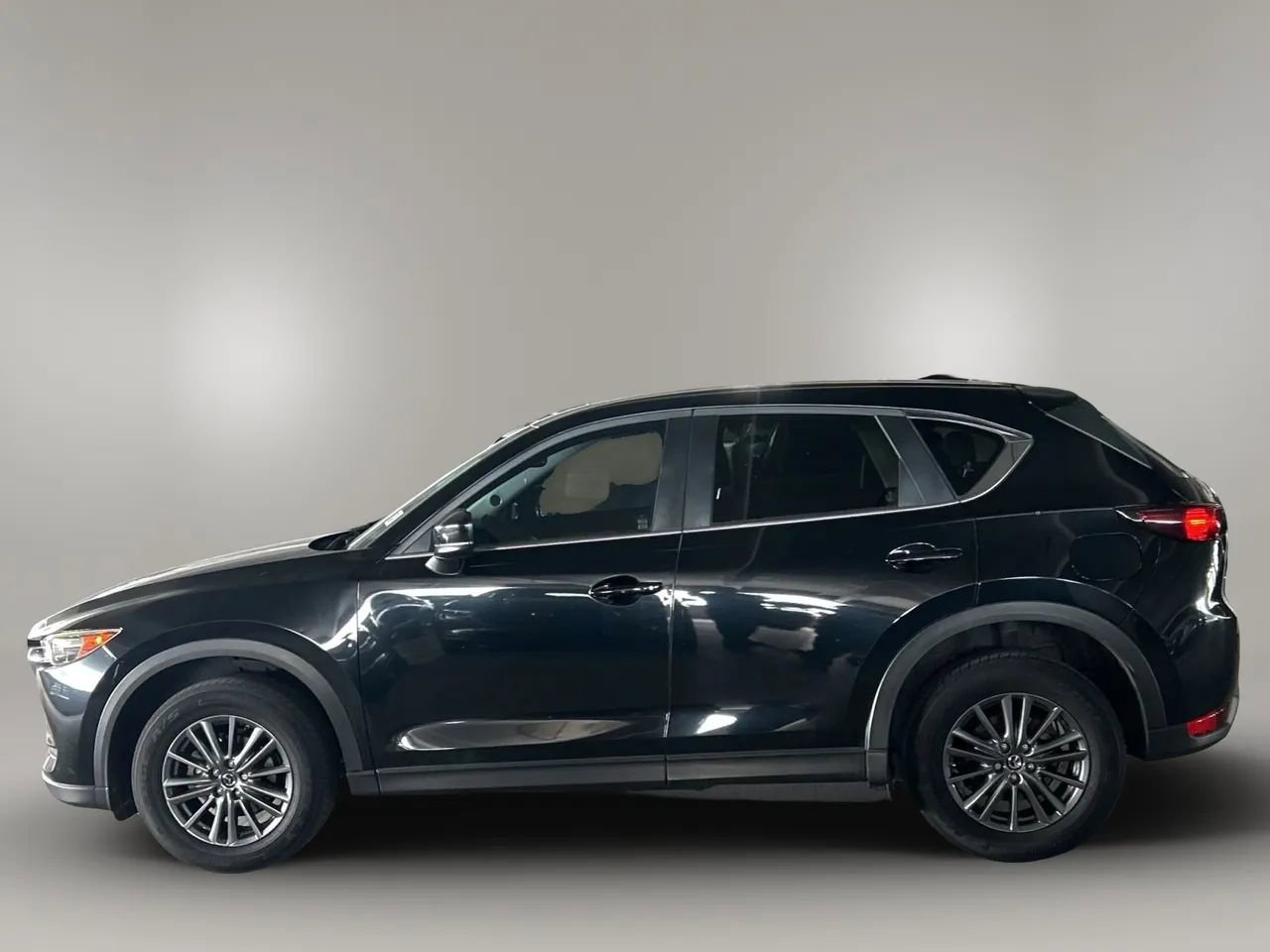 Used 2019 MAZDA CX-5 Touring image 3