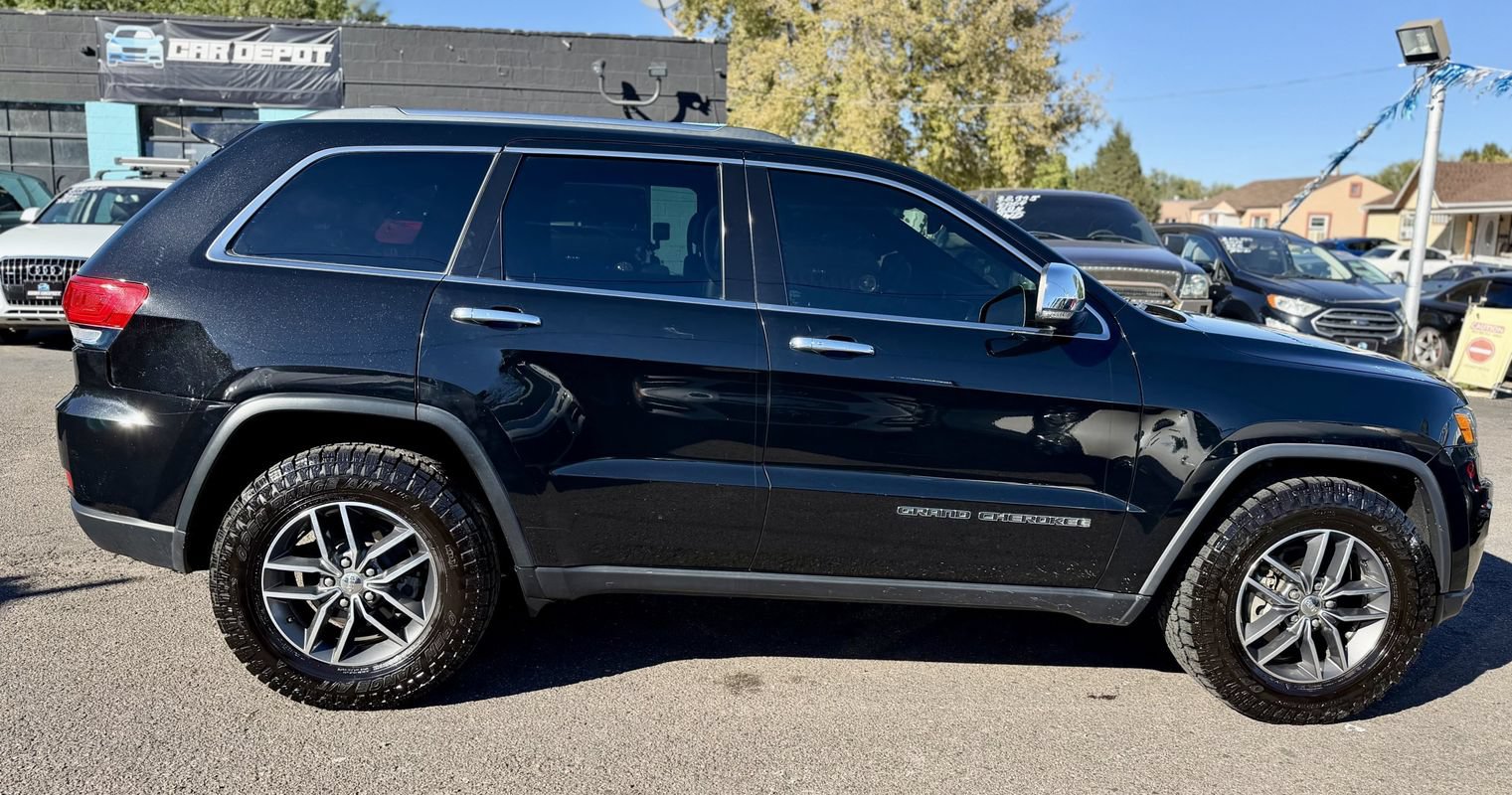 Used 2017 Jeep Grand Cherokee Limited AWD/4WD image 2