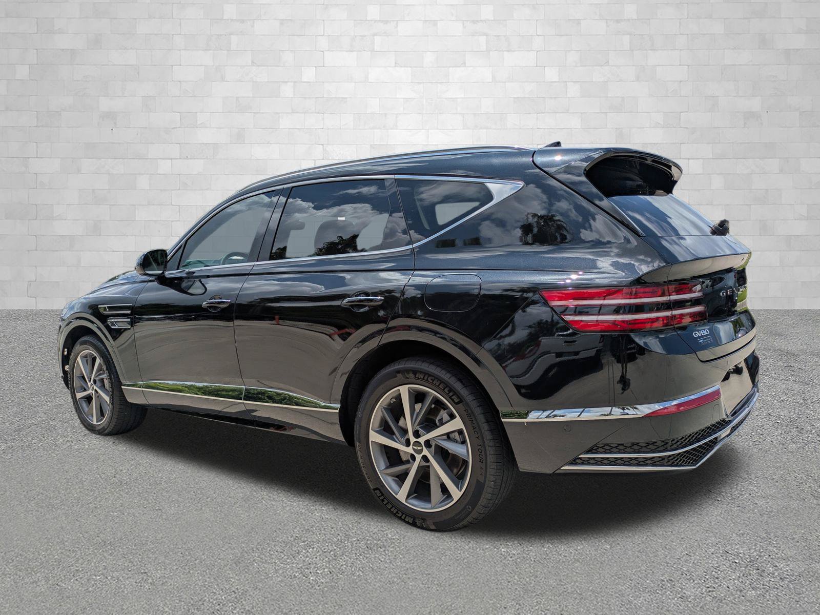 Certified 2025 Genesis GV80 2.5T Advanced AWD/4WD image 4