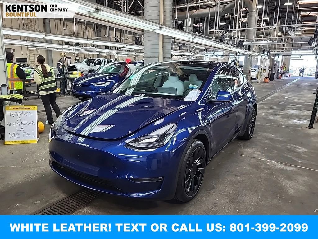 Used 2024 Tesla Model Y Long Range AWD/4WD image 1
