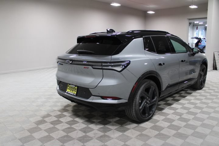New 2026 Chevrolet Equinox EV RS w/ Convenience Package II FWD image 8
