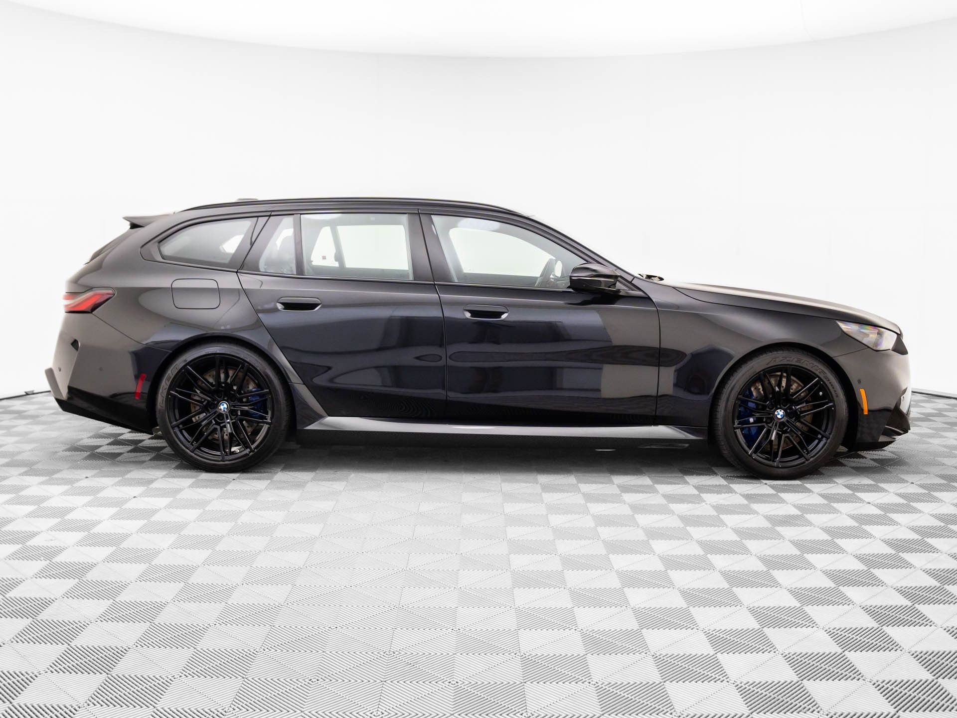 Used 2026 BMW M5 Touring image 8