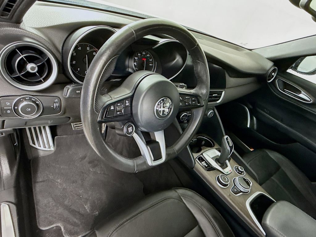 Used 2022 Alfa Romeo Giulia Ti image 12