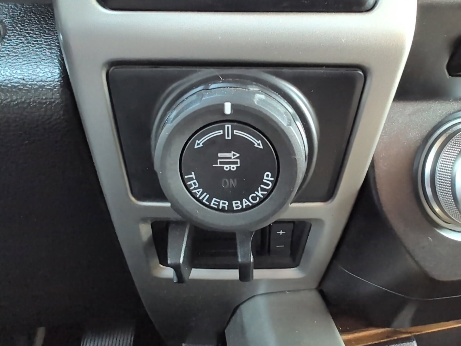 Used 2018 Ford F150 Lariat image 29