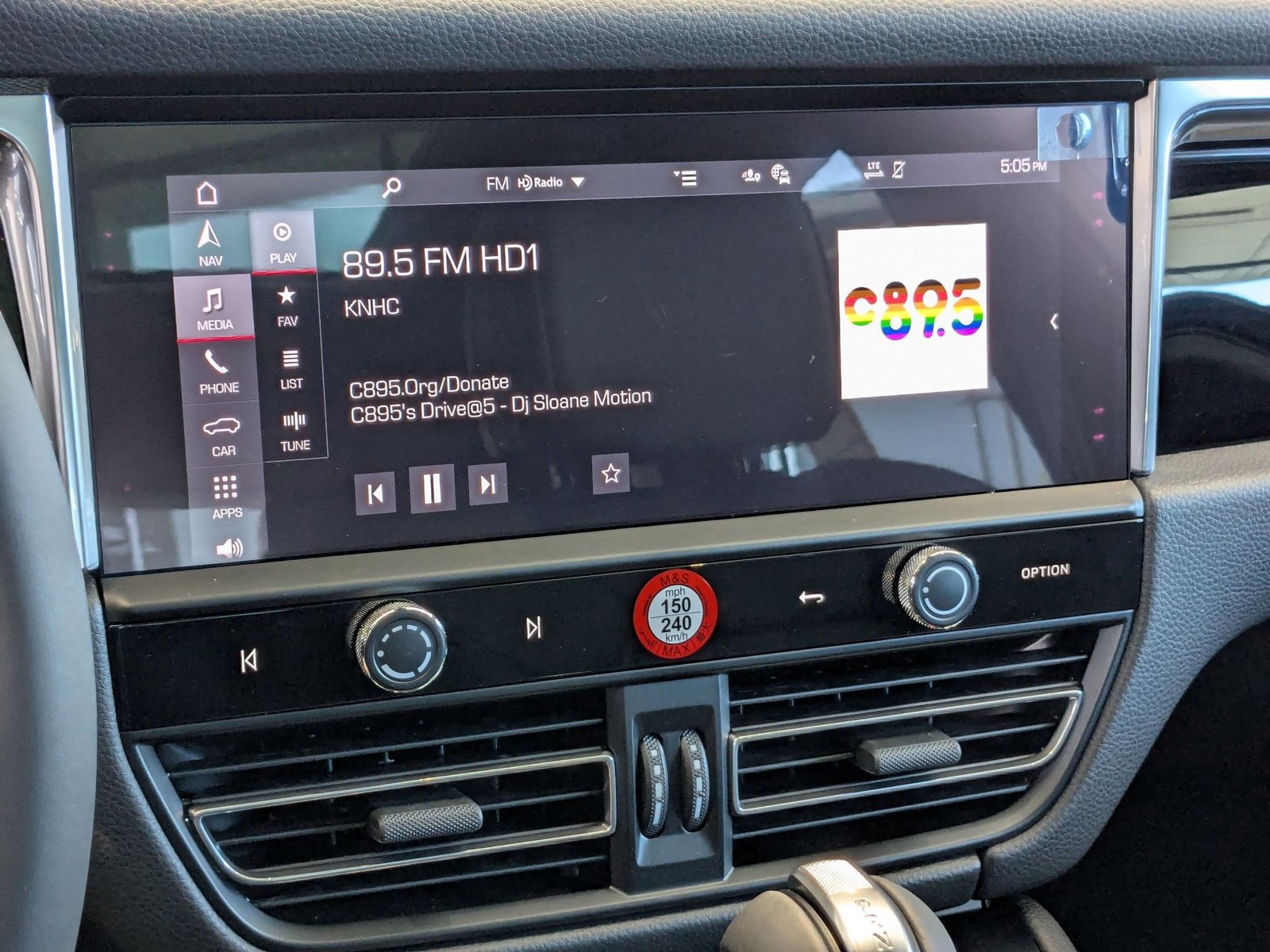 Used 2025 Porsche Macan image 17