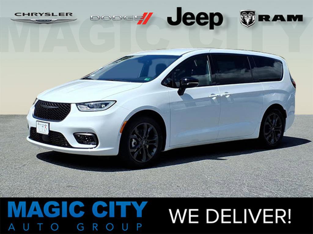 New 2026 Chrysler Pacifica Select image 1