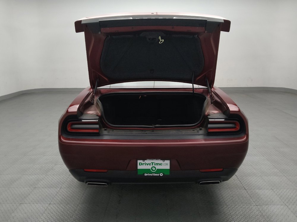 Used 2019 Dodge Challenger SXT image 29