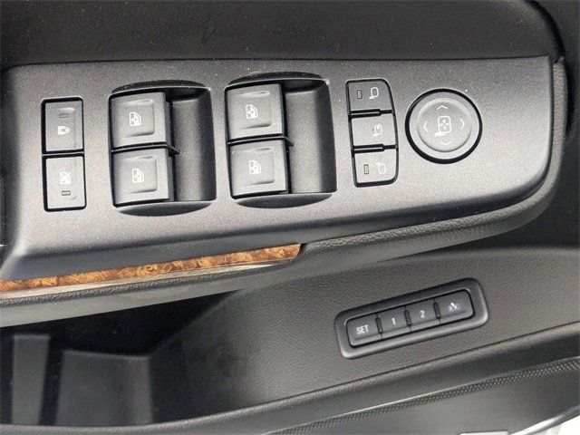 Used 2017 Chevrolet Suburban Premier image 12