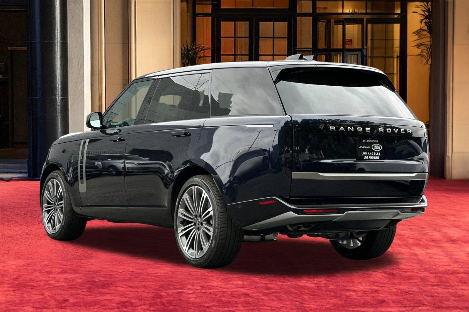 New 2025 Land Rover Range Rover Long Wheelbase SE AWD/4WD image 3