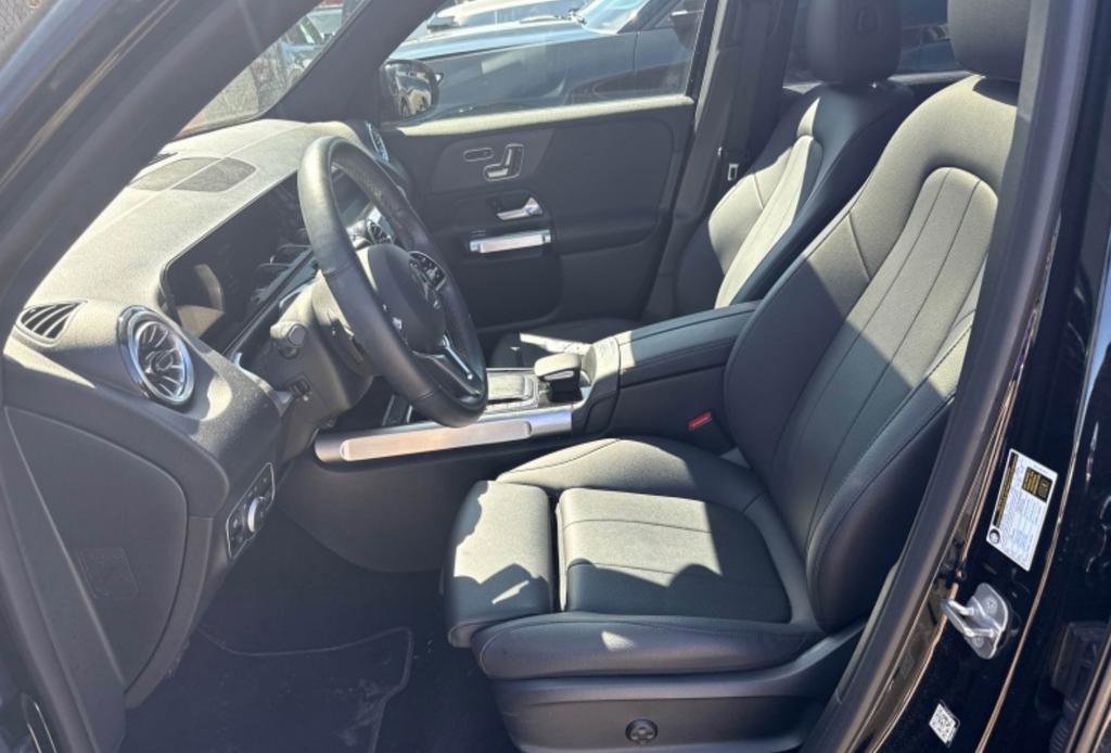 Used 2023 Mercedes-Benz EQB 300 4MATIC image 4