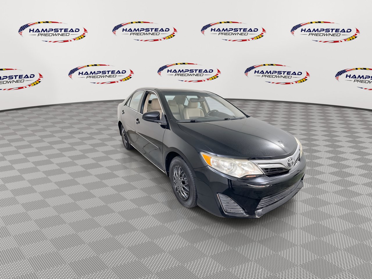 Used 2014 Toyota Camry LE FWD image 3