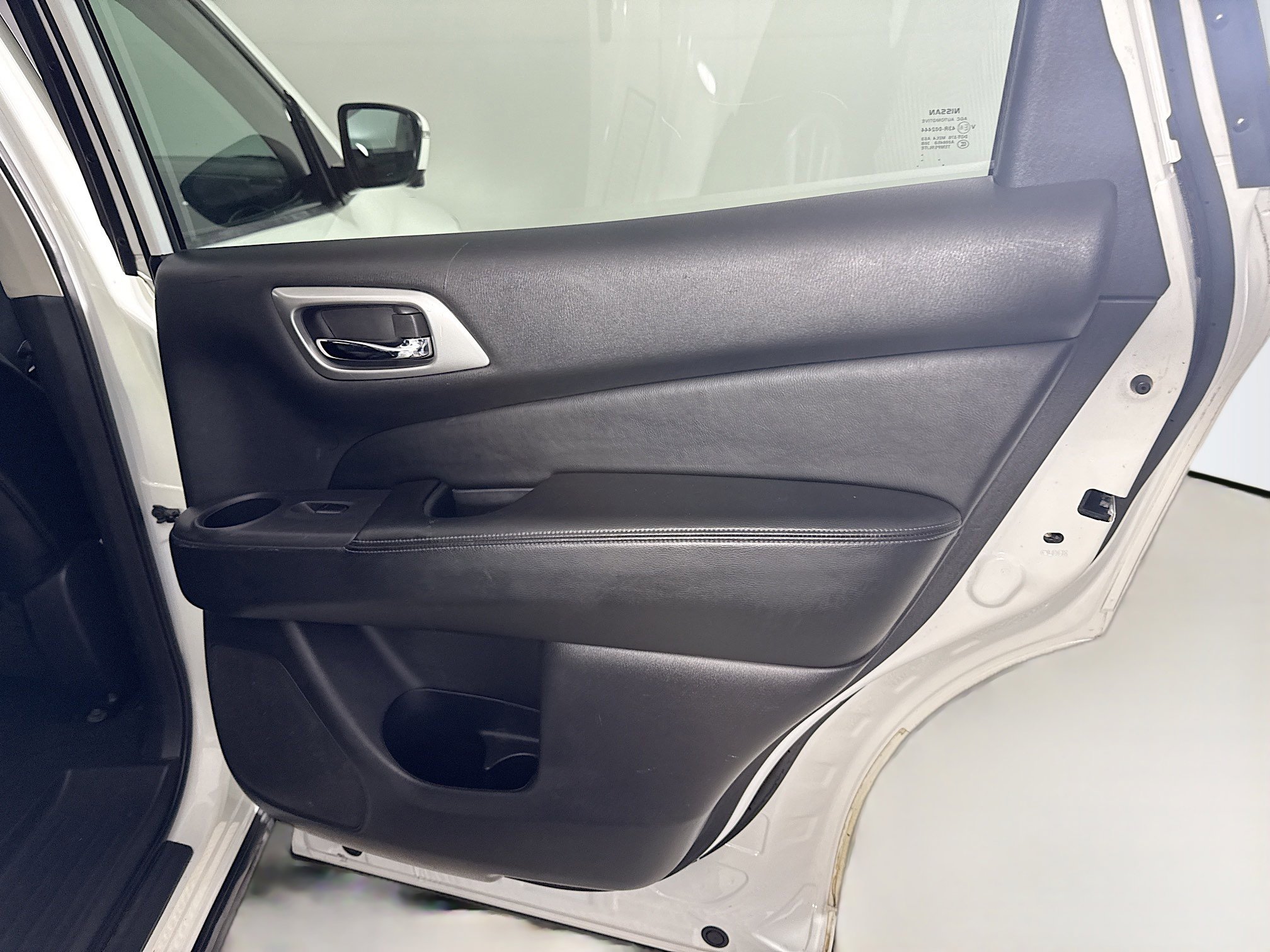 Used 2019 Nissan Pathfinder SL FWD image 28