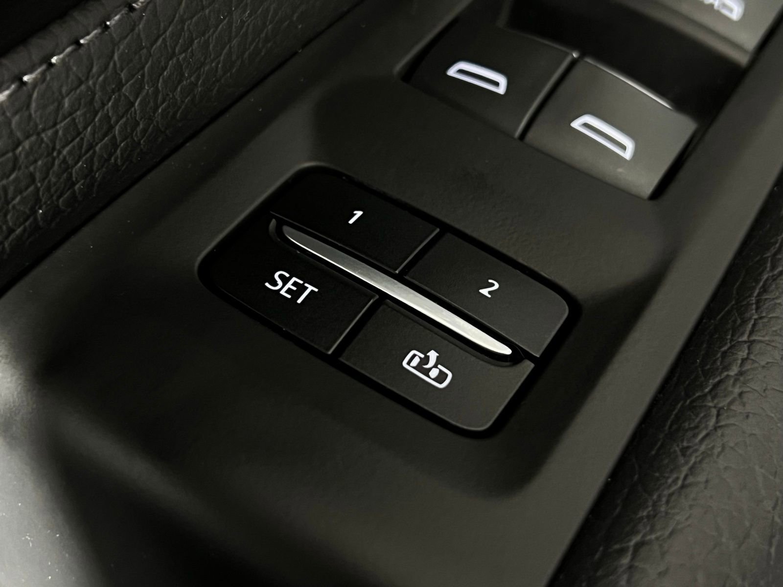 Used 2022 GMC Yukon Denali w/ Denali Ultimate Package image 15