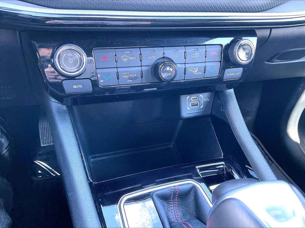 Used 2025 Jeep Compass Trailhawk image 24