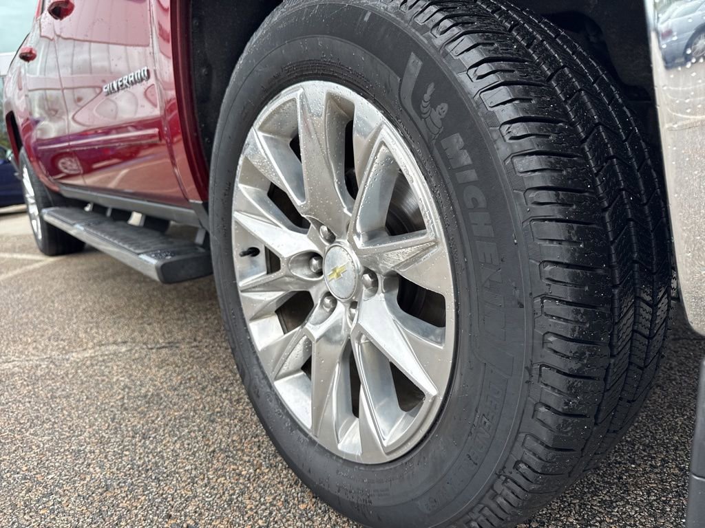 Used 2018 Chevrolet Silverado 1500 LT w/ All Star Edition AWD/4WD image 35