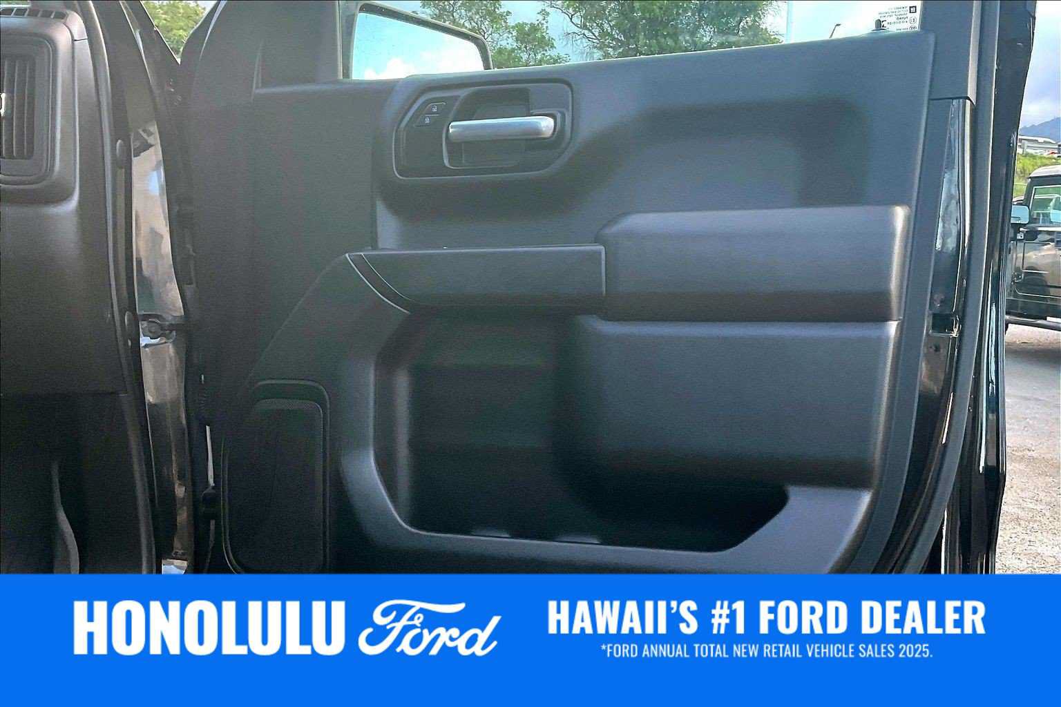 Used 2021 Chevrolet Silverado 1500 Custom Trail Boss AWD/4WD image 28