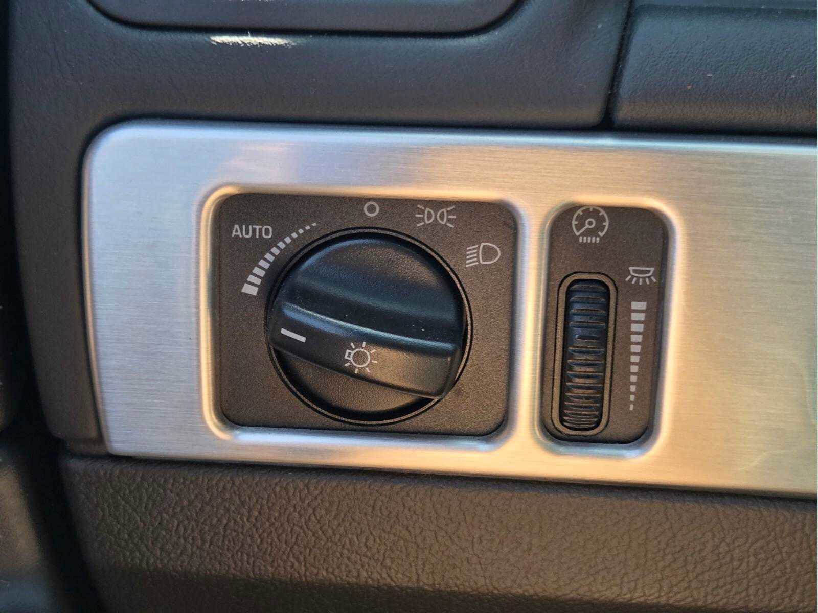 Used 2002 Ford Thunderbird Deluxe image 30