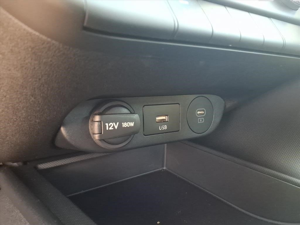 Certified 2025 Hyundai Elantra SE FWD image 18