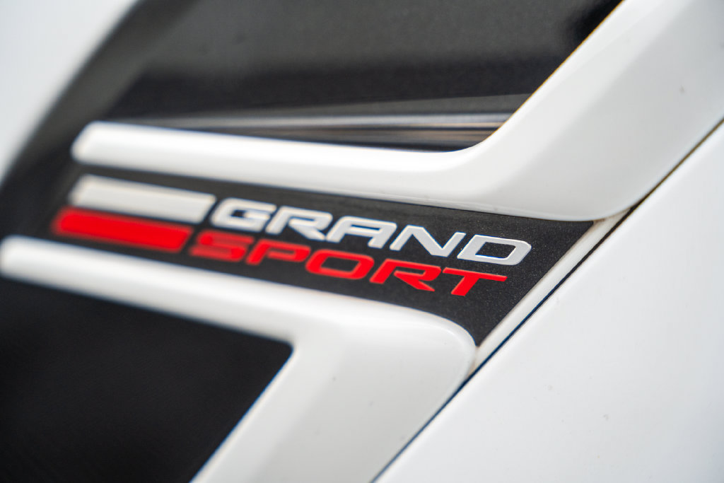 Used 2017 Chevrolet Corvette Grand Sport w/ Carbon Flash Badge Package RWD image 18