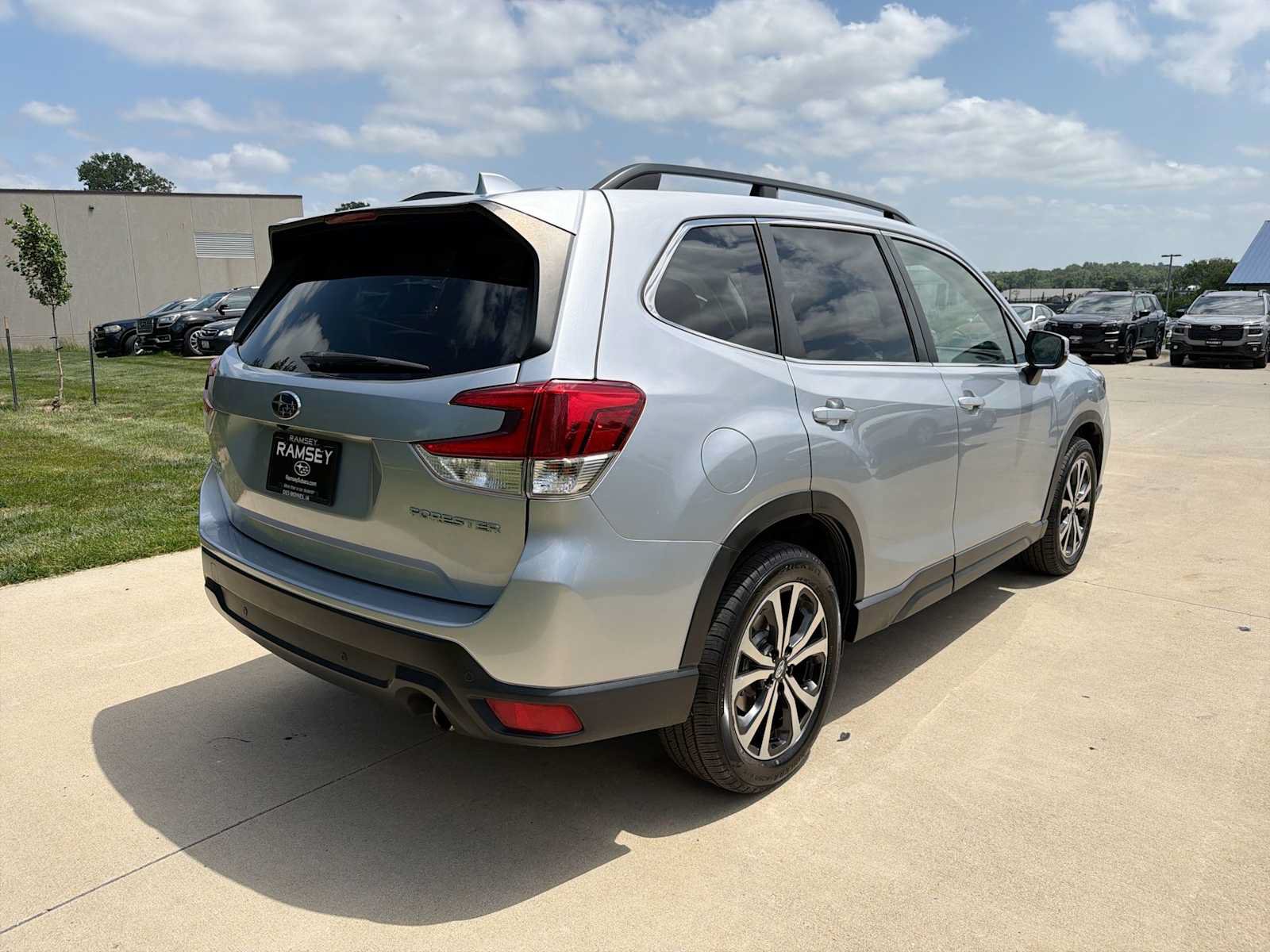 Used 2019 Subaru Forester Limited AWD/4WD image 6