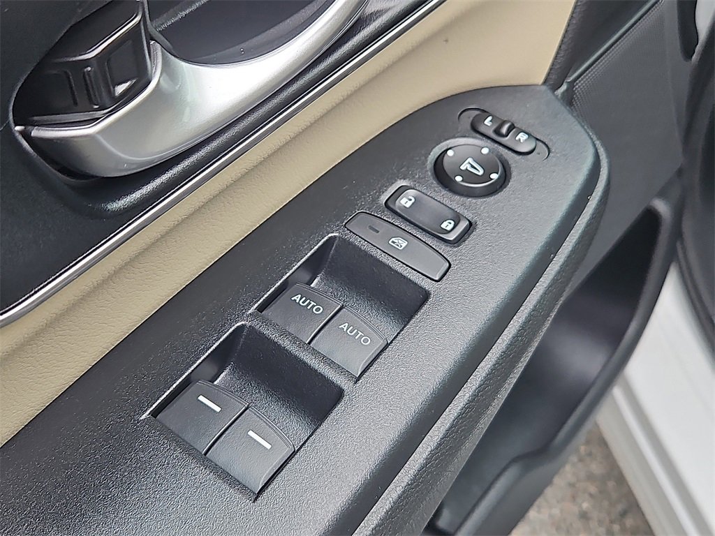 Certified 2019 Honda CR-V EX-L image 32