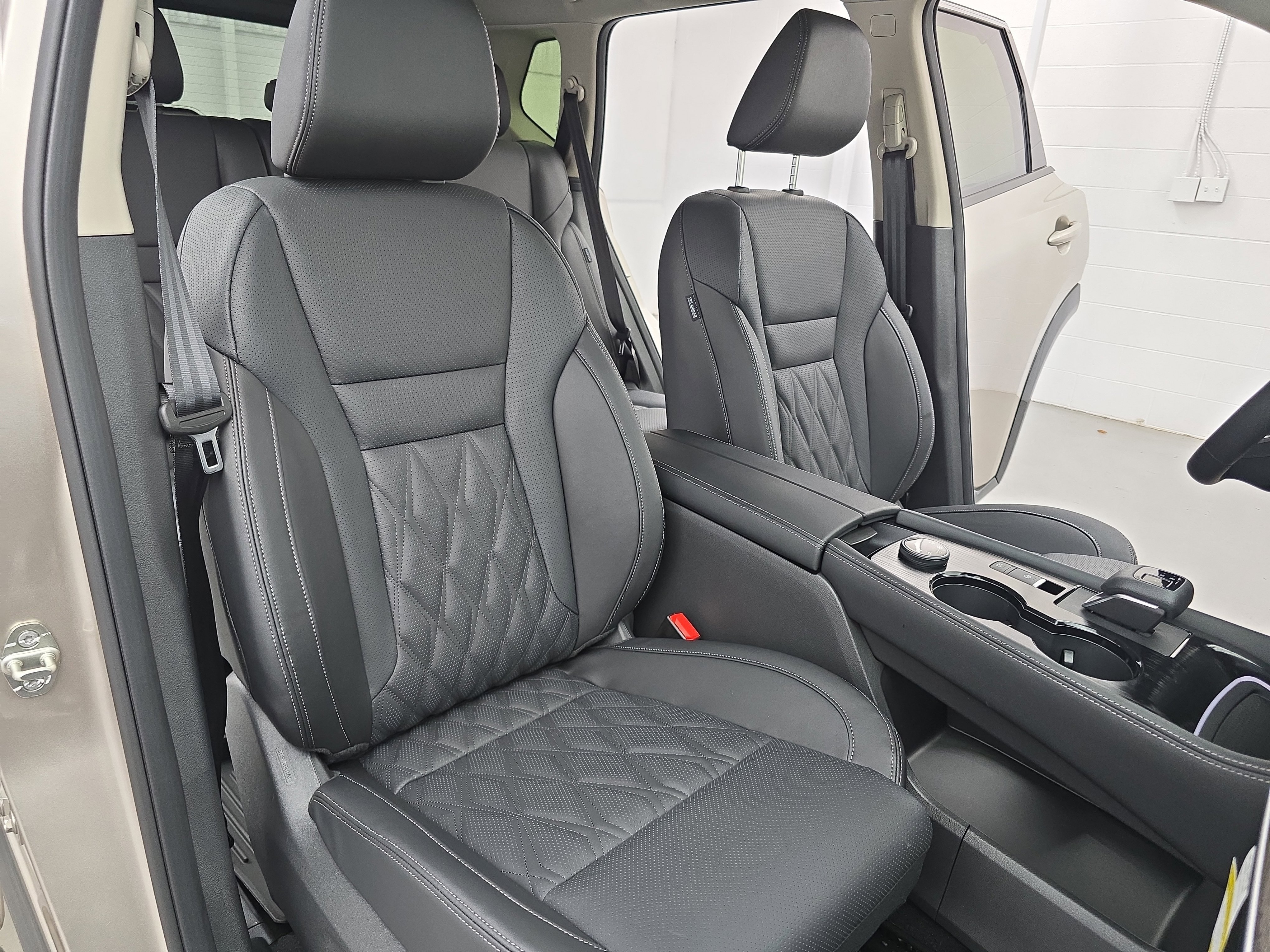 New 2026 Nissan Rogue Platinum image 10