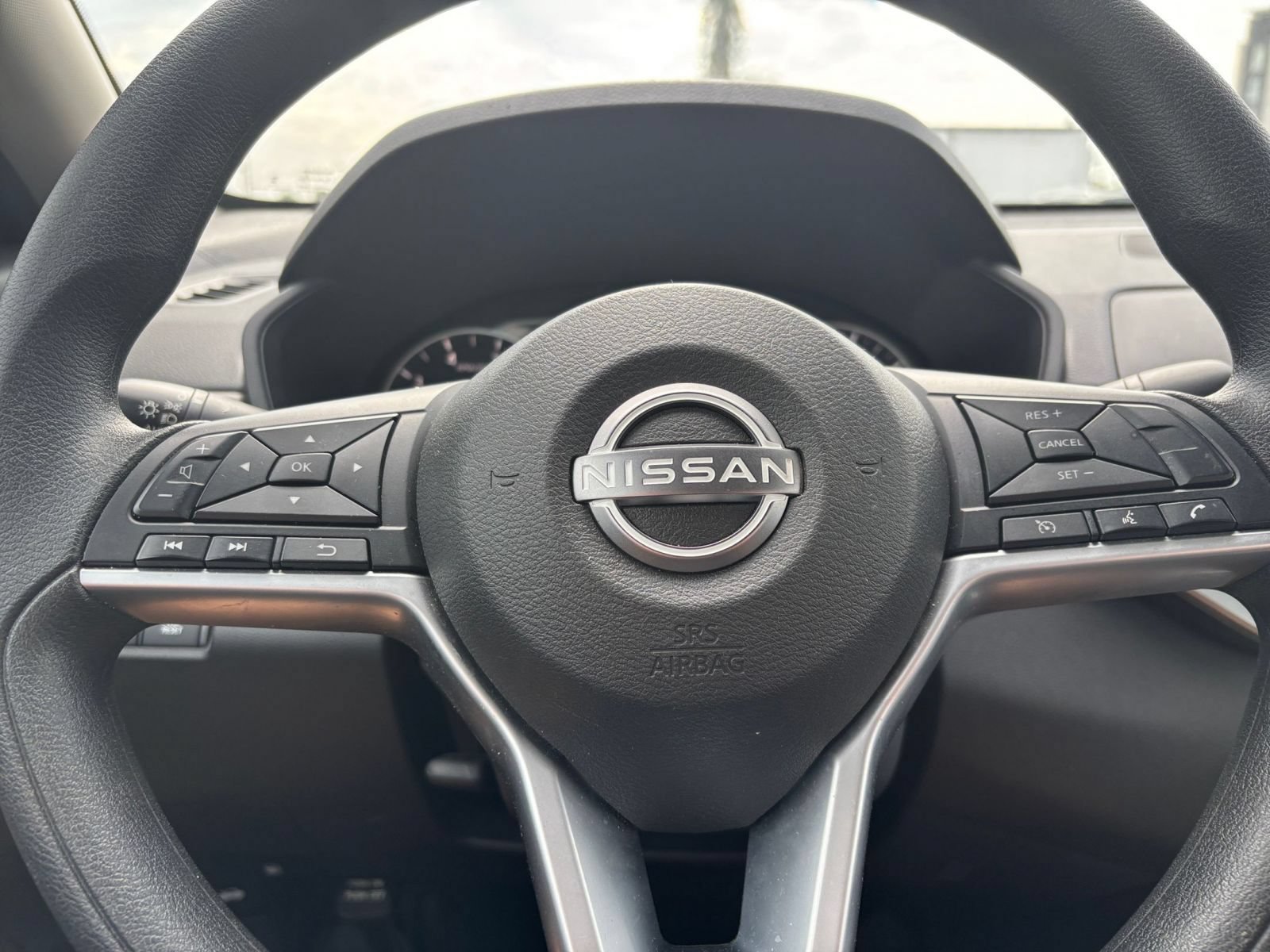 Used 2025 Nissan Altima 2.5 SV FWD image 28