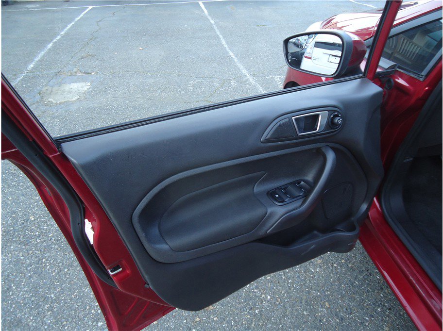 Used 2016 Ford Fiesta SE w/ Equipment Group 201A image 10