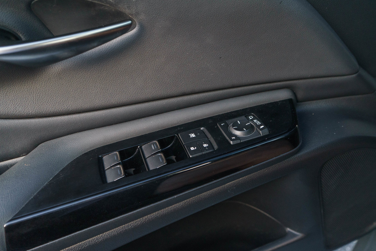 Used 2022 Lexus ES 300h FWD image 25